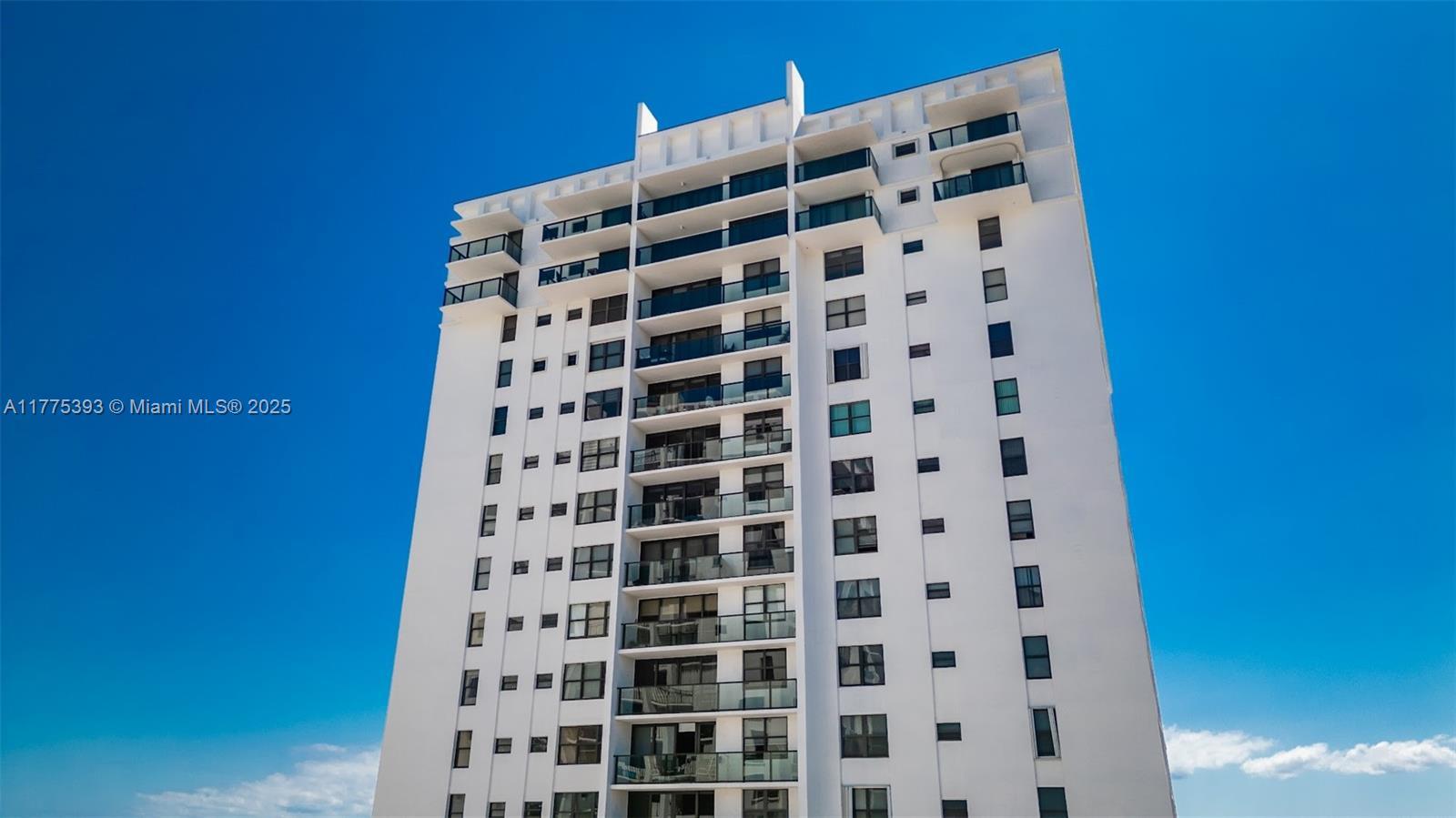 Picture of 2301 S Ocean Dr # 1107, Hollywood, FL 33019