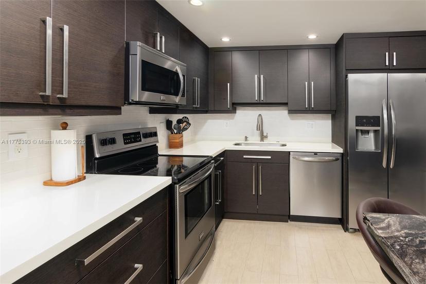 Picture of 2301 S Ocean Dr # 1107, Hollywood FL 33019