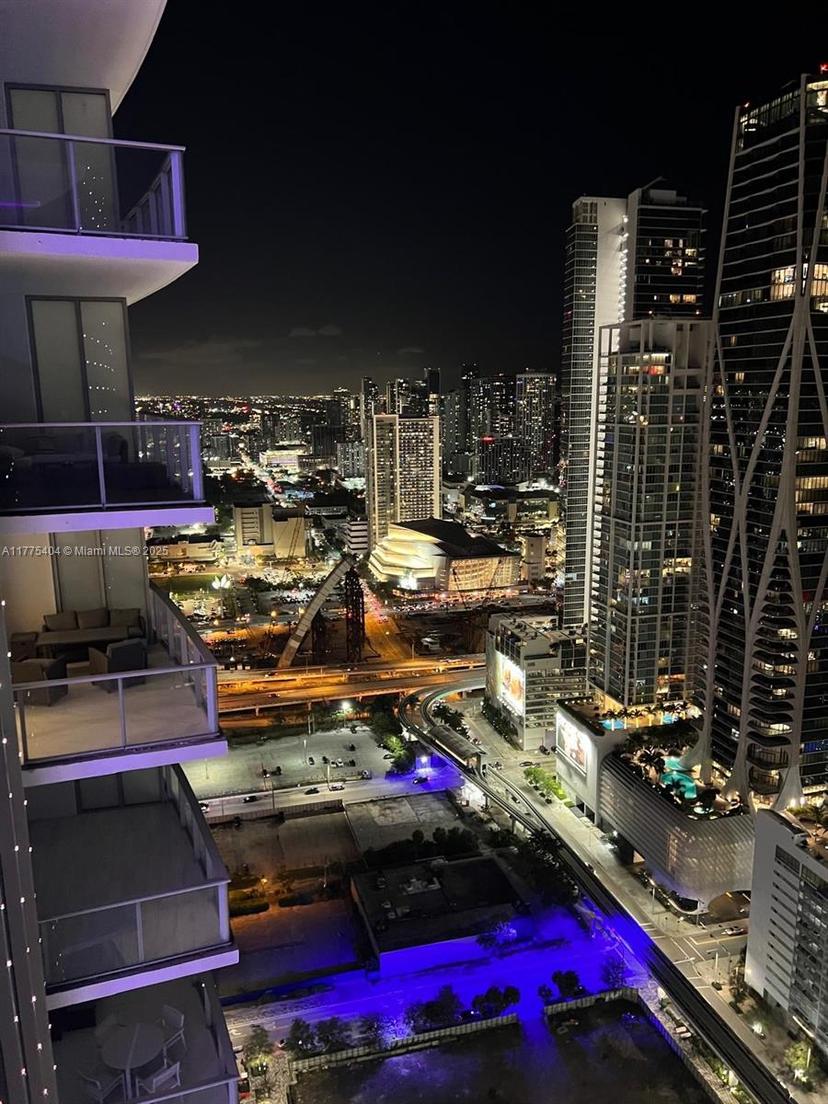 Picture of 851 NE 1St Ave # 4107, Miami FL 33132