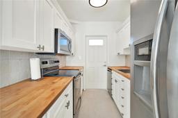 Picture of 10900 SW 104Th St # 102, Miami, FL 33176