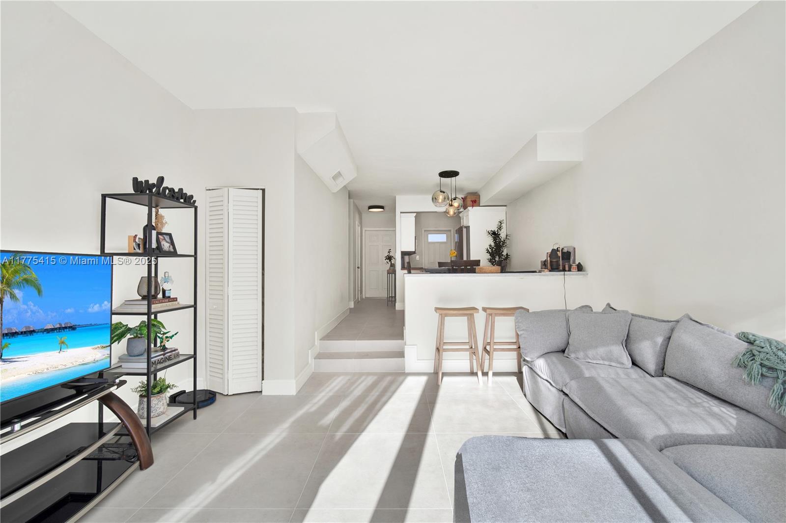 Picture of 10900 SW 104Th St # 102, Miami, FL 33176