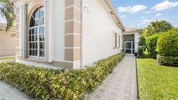 Picture of 11893 Fountainside Cir, Boynton Beach, FL 33437