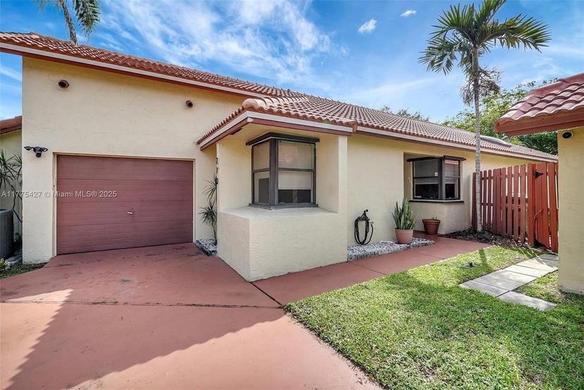 Picture of 270 SW 113Th Ter, Pembroke Pines FL 33025