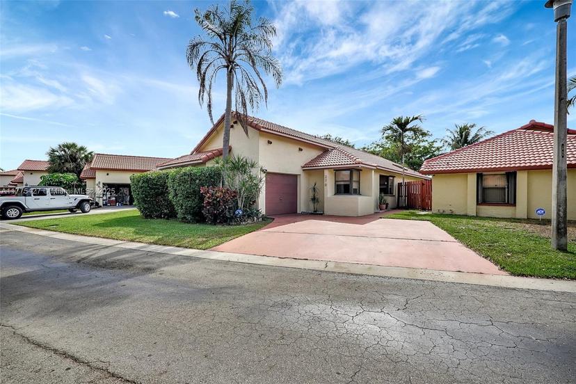 Picture of 270 SW 113Th Ter, Pembroke Pines FL 33025