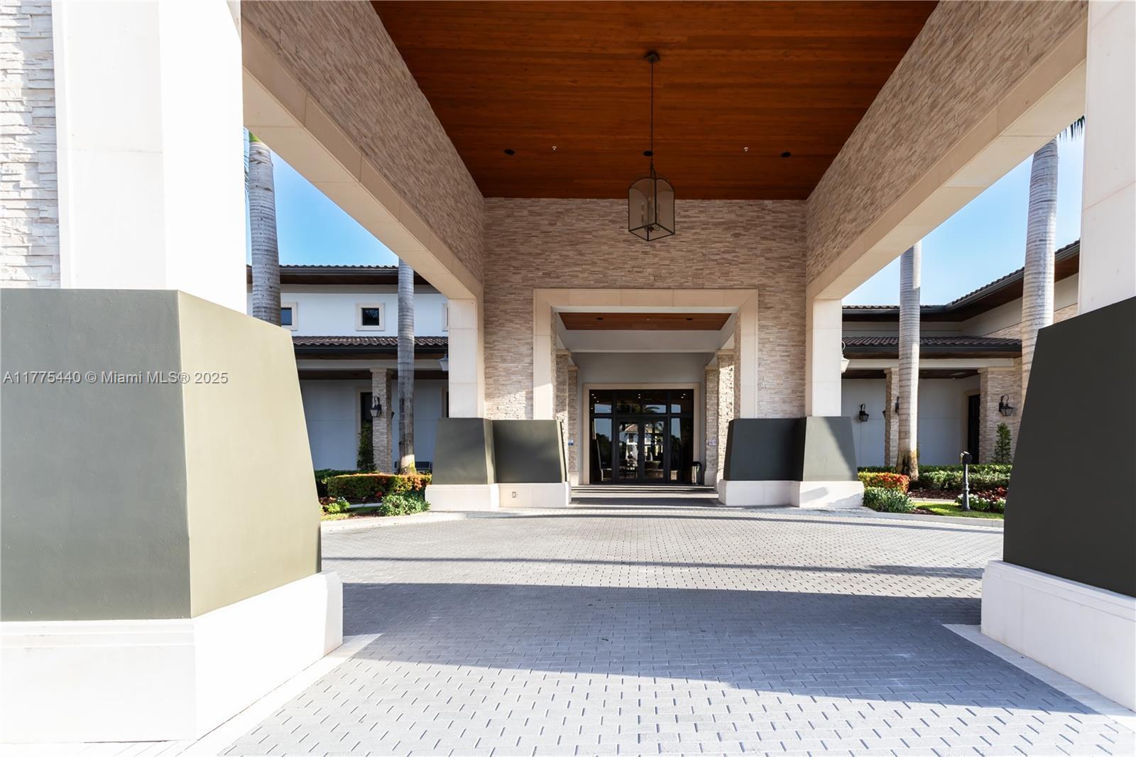 Picture of 10013 NW 89Th Ter, Doral, FL 33178