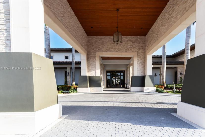 Picture of 10013 NW 89Th Ter, Doral FL 33178