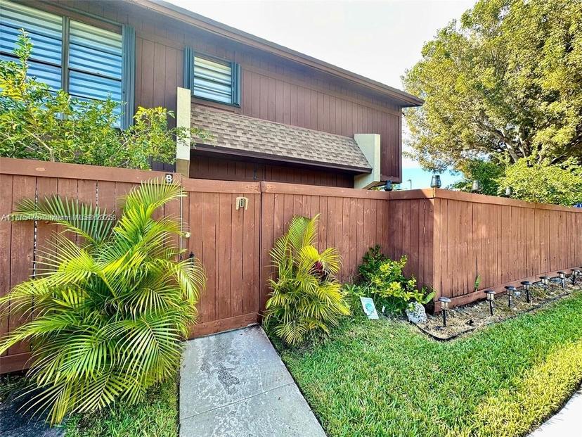 Picture of 6977 SW 115Th Pl # B33, Miami FL 33173