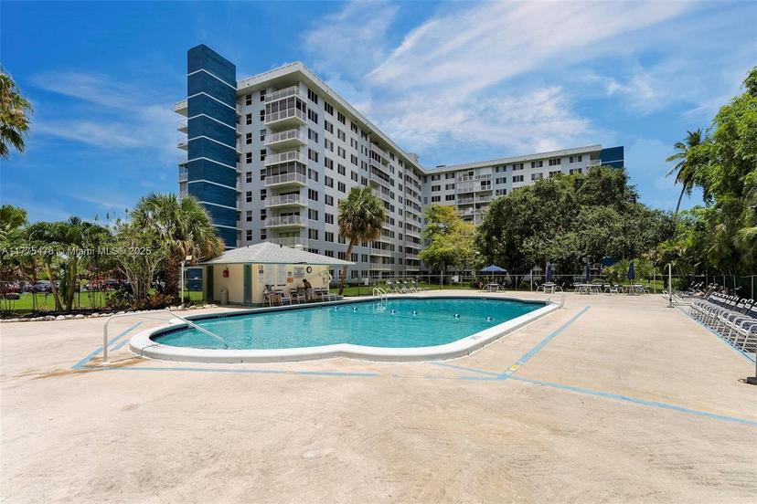 Picture of 4200 Hillcrest # 307, Hollywood FL 33021