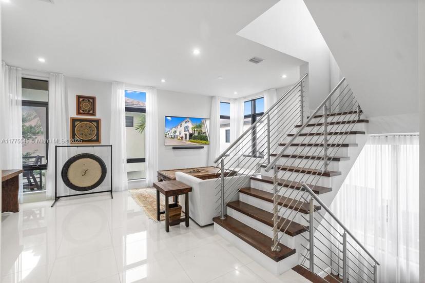 Picture of 8264 NW 48Th Ter, Doral FL 33166