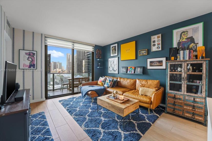 Picture of 45 SW 9Th St # 1510, Miami FL 33130