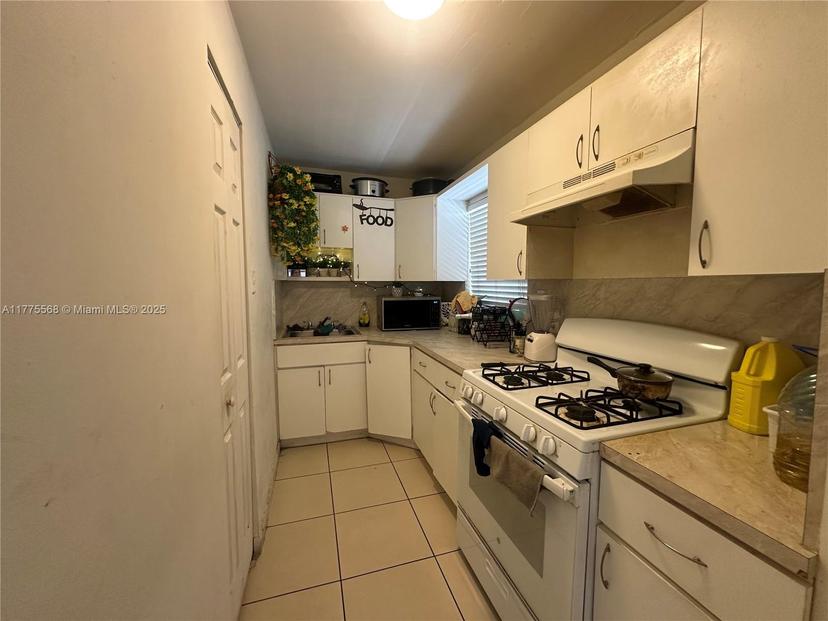 Picture of 12890 NE 8Th Ave # 101, North Miami FL 33161