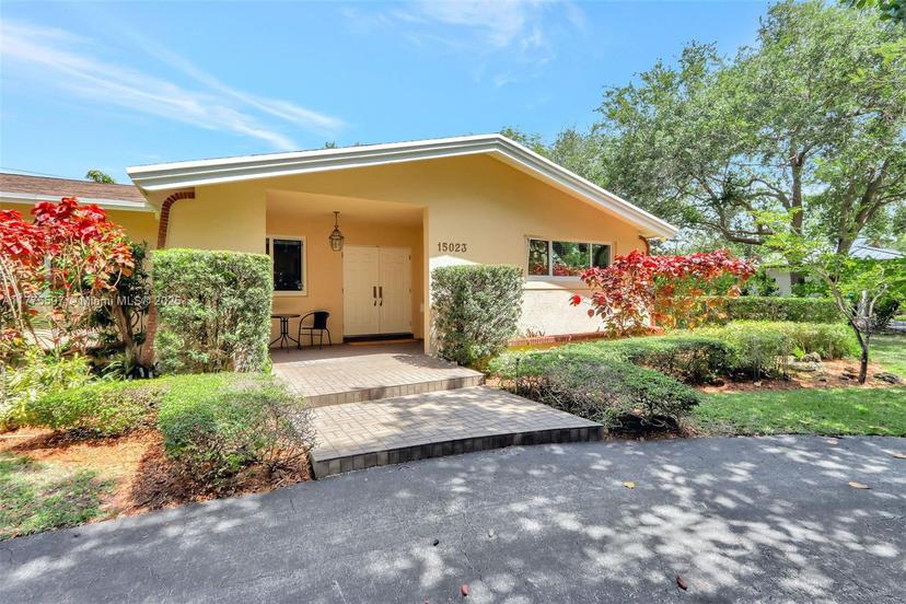 Picture of 15023 SW 74Th Pl, Palmetto Bay FL 33158