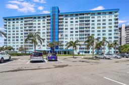 Picture of 4001 Hillcrest Dr # 509, Hollywood, FL 33021