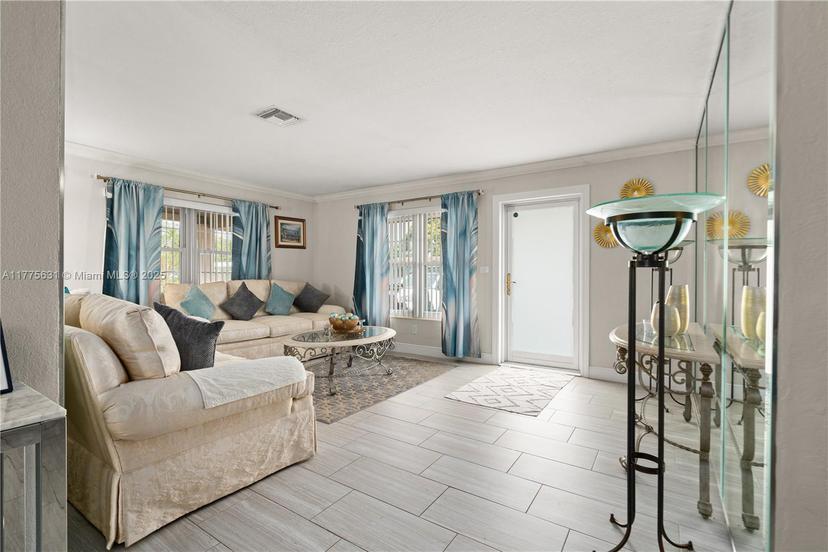 Picture of 1302 NW 172Nd Ter, Miami Gardens FL 33169