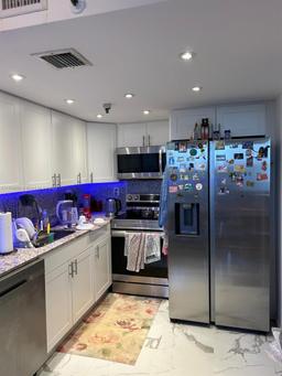 Picture of 17890 W Dixie Highway # 714, North Miami Beach, FL 33160