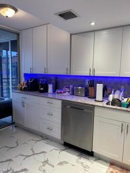 Picture of 17890 W Dixie Highway # 714, North Miami Beach, FL 33160