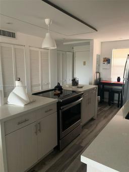 Picture of 3120 N Pine Island Rd # 410, Sunrise, FL 33351