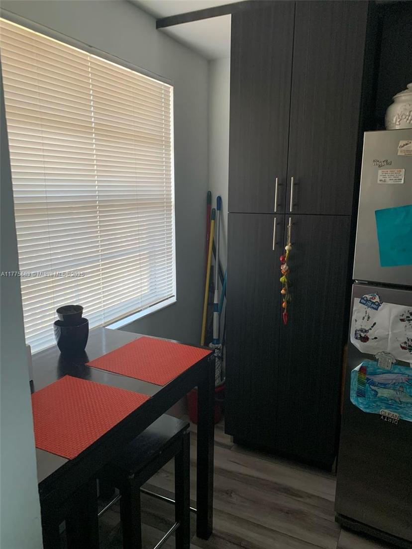 Picture of 3120 N Pine Island Rd # 410, Sunrise FL 33351