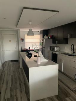 Picture of 3120 N Pine Island Rd # 410, Sunrise, FL 33351