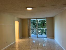 Picture of 484 NW 165Th St Rd # 316, Miami, FL 33169