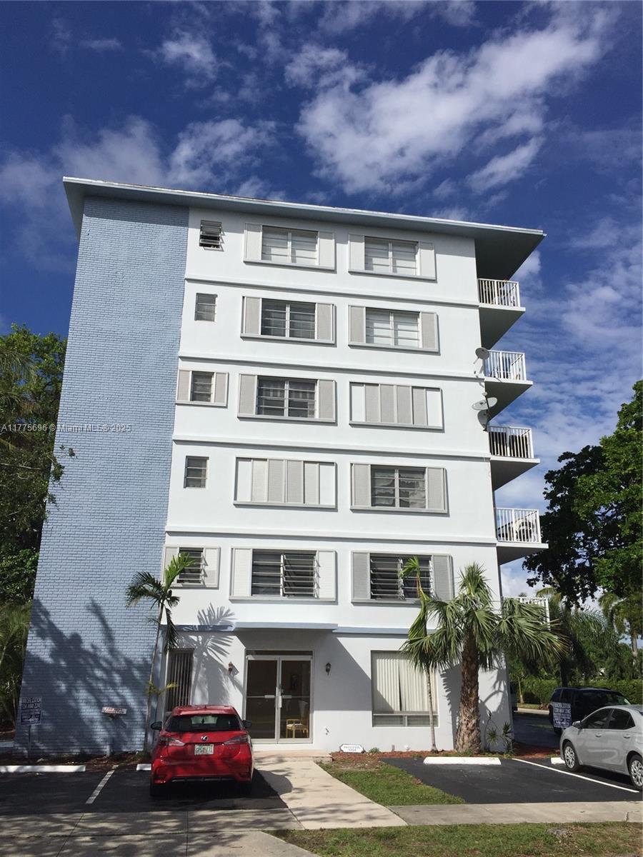Picture of 1701 Washington St # 404, Hollywood, FL 33020