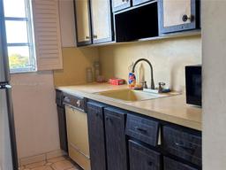 Picture of 1701 Washington St # 404, Hollywood, FL 33020