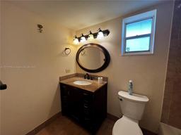 Picture of 447 NE 195Th St # 309, Miami, FL 33179