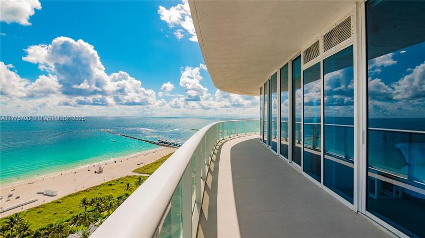 Picture of 100 S Pointe Dr, Miami Beach FL 33139