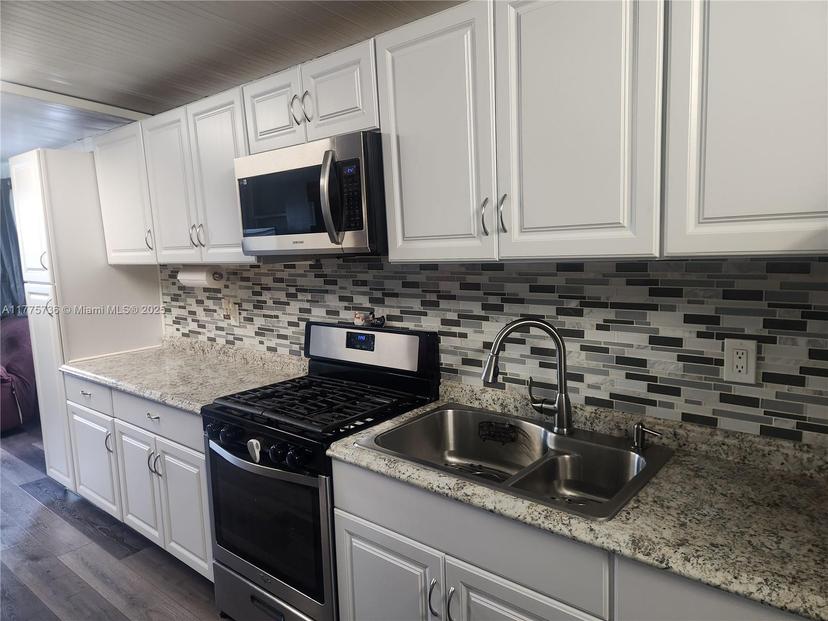 Picture of 10500 NW 32Nd Ave, Miami FL 33147