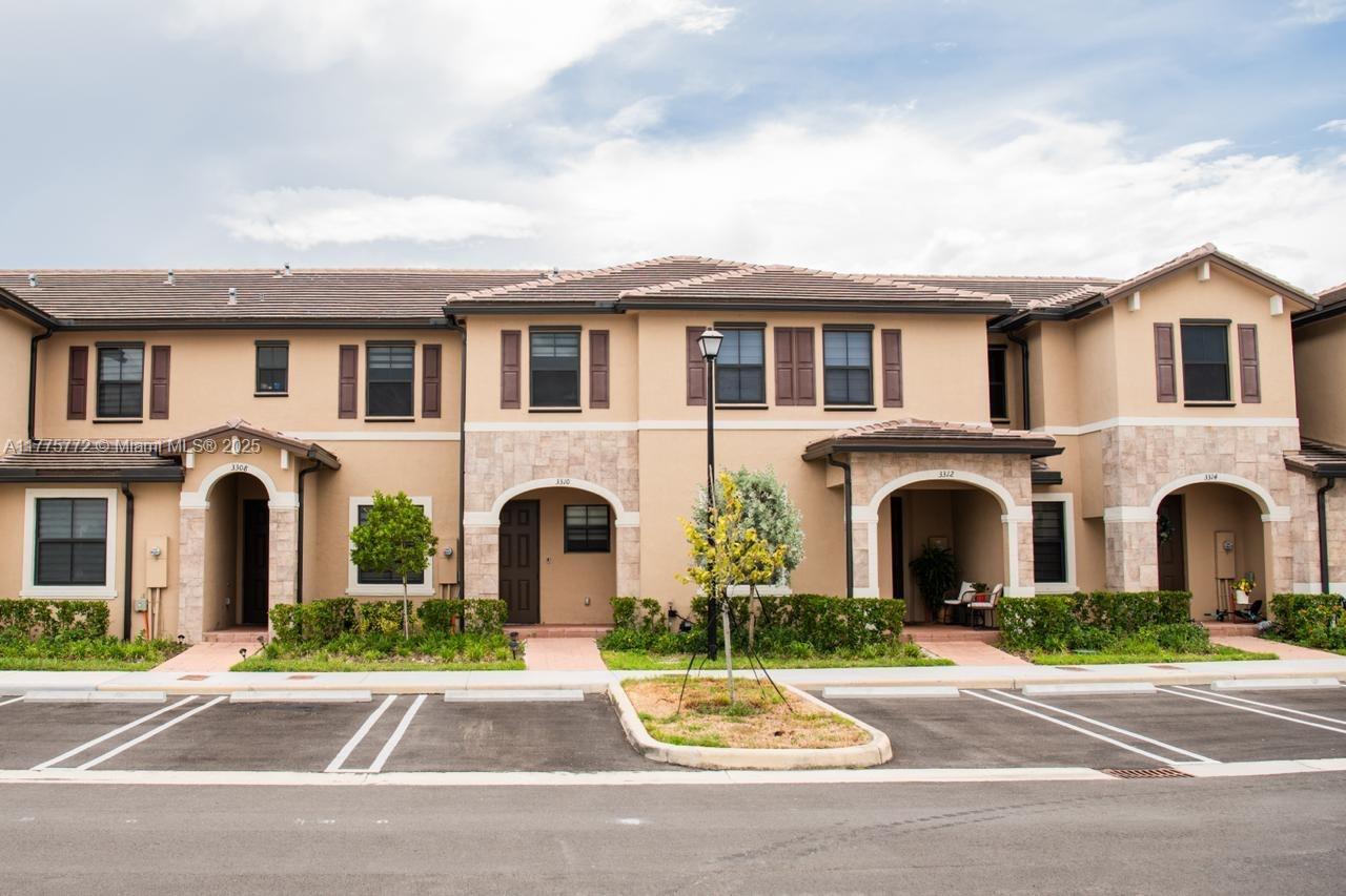Picture of 3310 W 114Th Ter, Hialeah, FL 33018