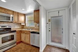 Picture of 9621 Sunrise Lakes Blvd # 203, Sunrise, FL 33322