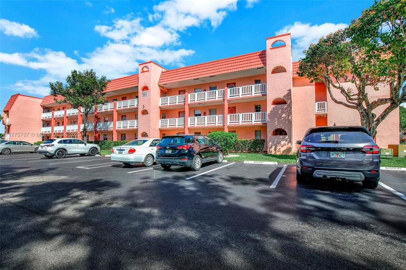 Picture of 9621 Sunrise Lakes Blvd # 203, Sunrise FL 33322