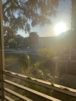 Picture of 447 NE 195Th St # 217, Miami, FL 33179