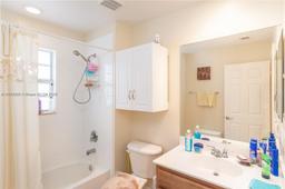 Picture of 611 SW 1St Ter # 611, Pompano Beach, FL 33060