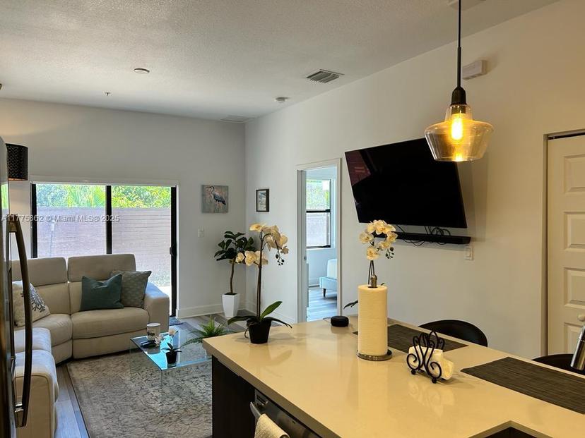 Picture of 8015 NW 104Th Ave # 4, Doral FL 33178