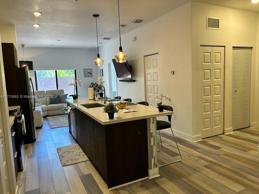 Picture of 8015 NW 104Th Ave # 4, Doral FL 33178