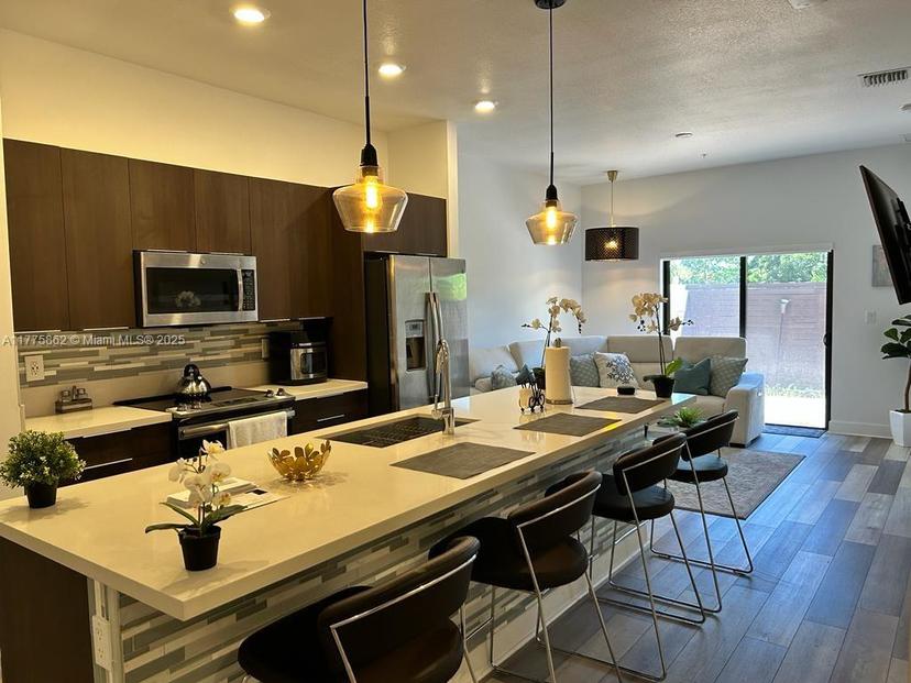 Picture of 8015 NW 104Th Ave # 4, Doral FL 33178