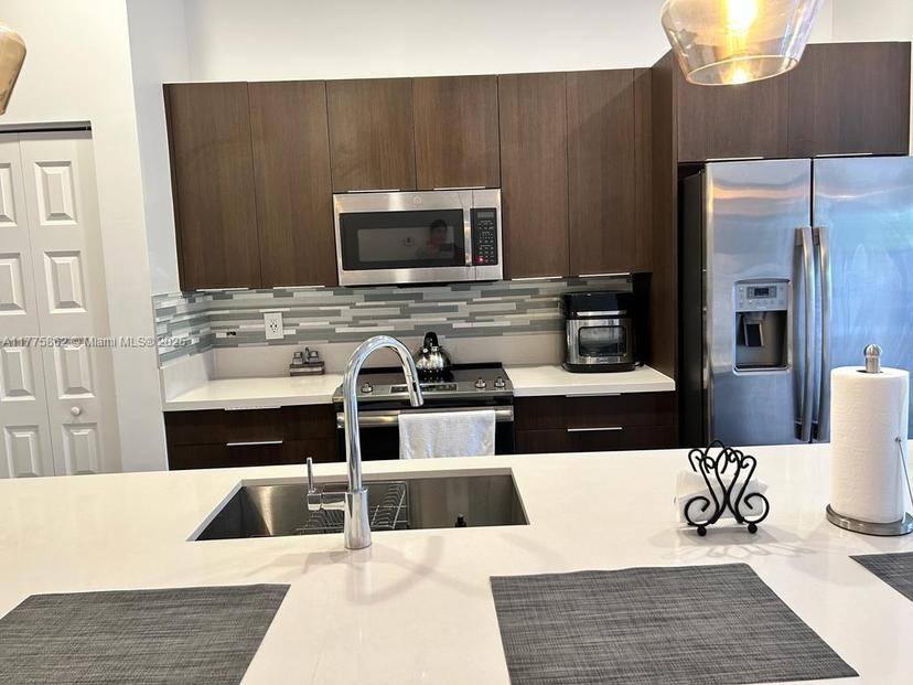 Picture of 8015 NW 104Th Ave # 4, Doral FL 33178