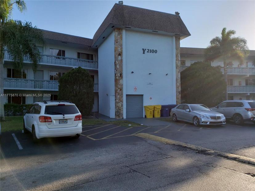 Picture of 2100 Springdale Blvd # 307, Palm Springs FL 33461
