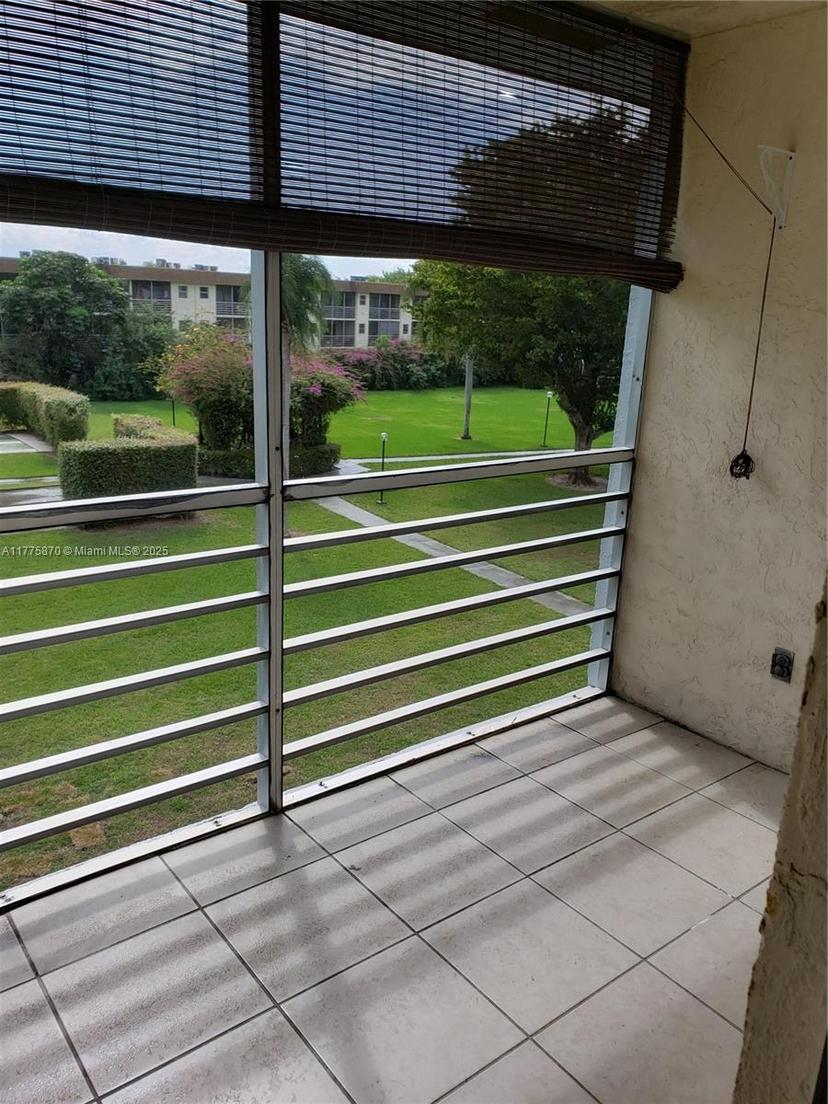 Picture of 2100 Springdale Blvd # 307, Palm Springs FL 33461