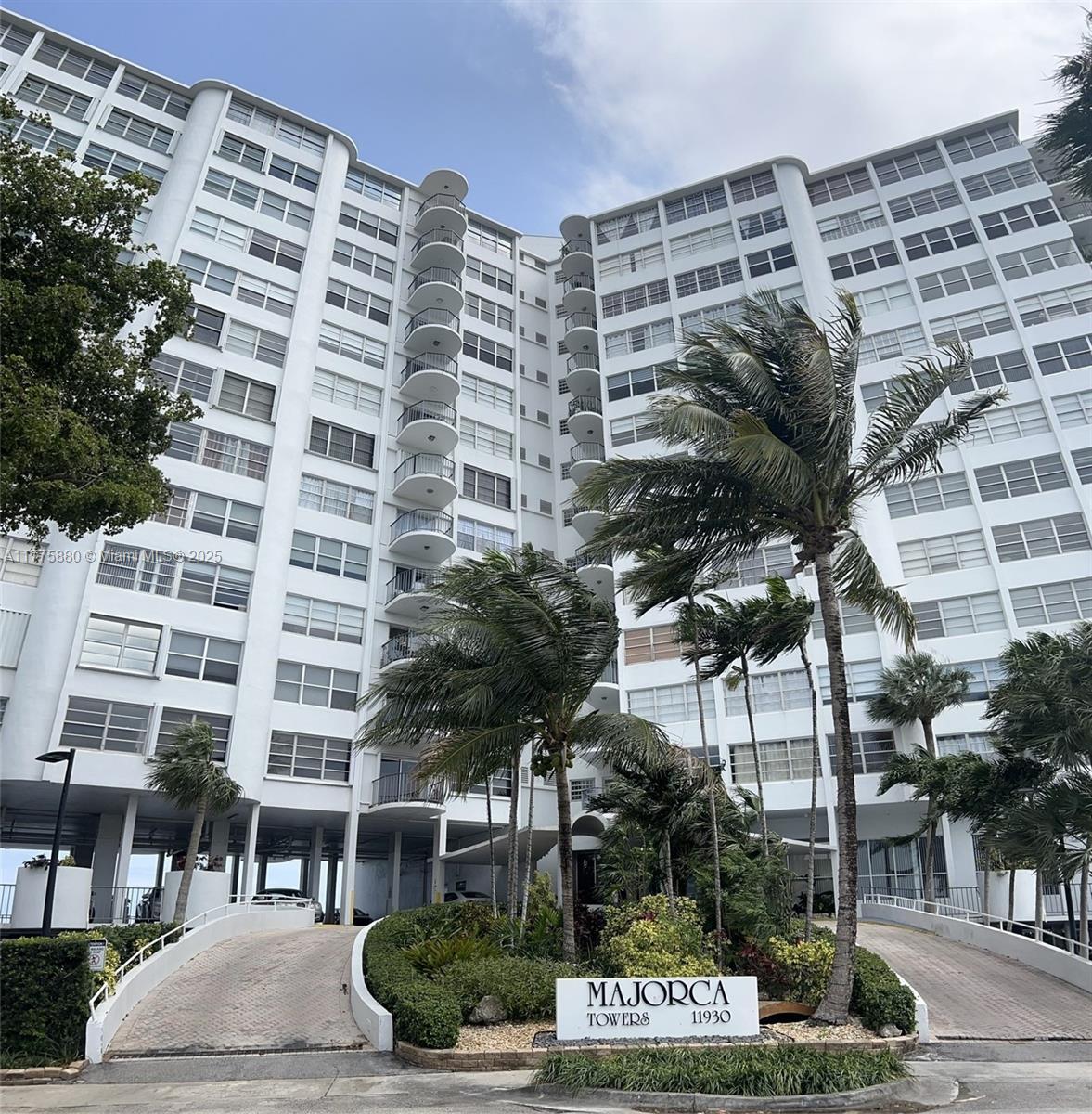 Picture of 11930 N Bayshore Dr # 410, North Miami, FL 33181