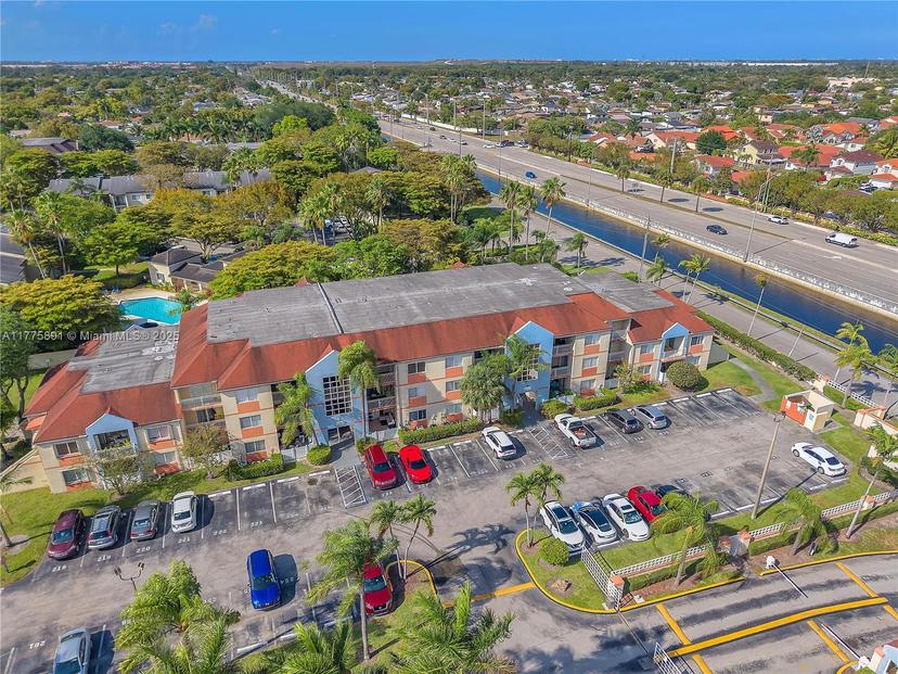 Picture of 18810 NW 57Th Ave # 104, Hialeah FL 33015