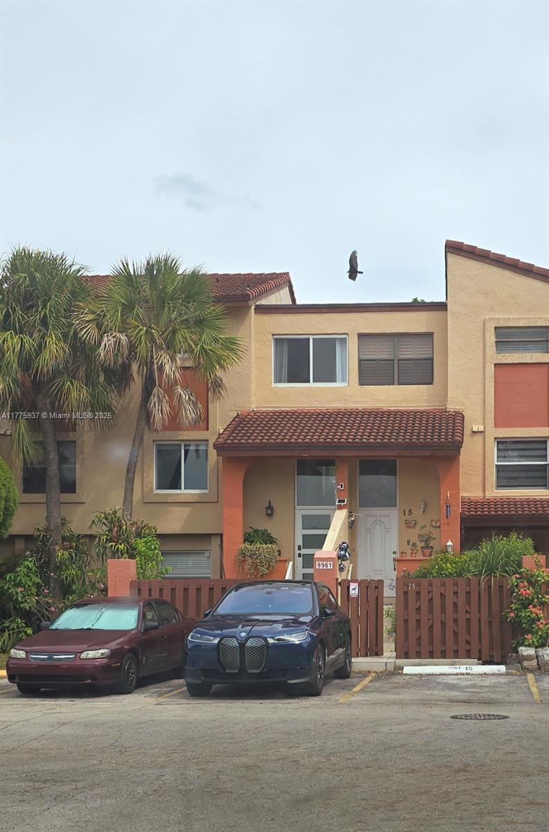 Picture of 9907 NW 9Th St Cir # 20, Miami, FL 33172