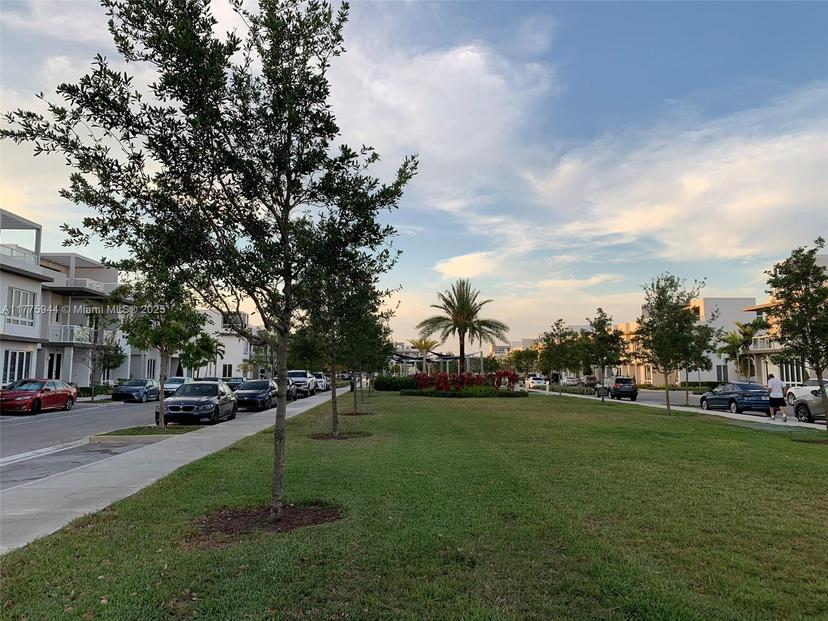 Picture of 10365 NW 66Th St # 10365, Doral FL 33178