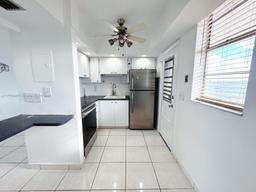 Picture of 2903 Point East Dr # K411, Aventura, FL 33160