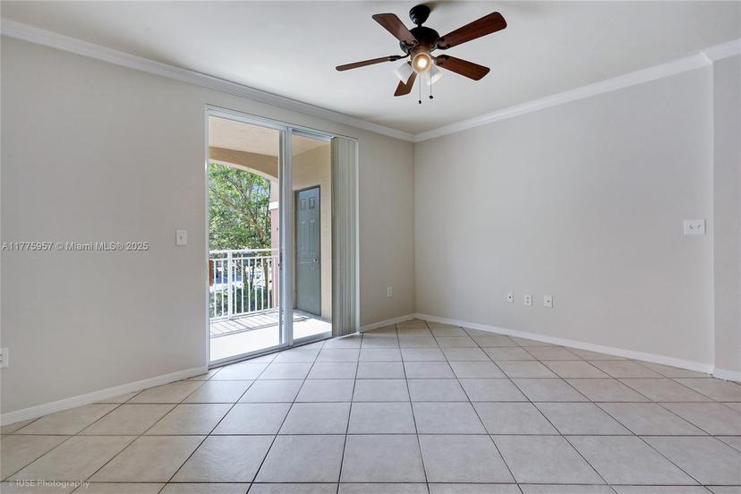 Picture of 6434 Emerald Dunes Dr # 202, West Palm Beach FL 33411