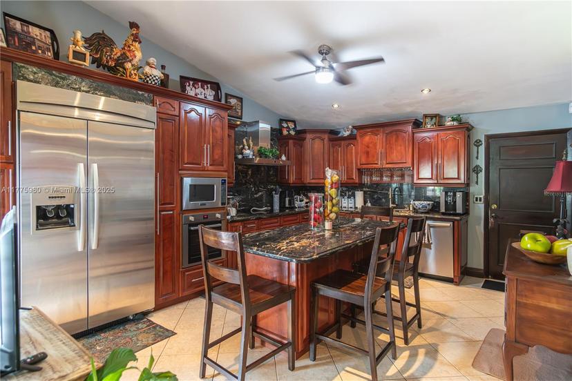 Picture of 19653 NW 62Nd Pl, Hialeah FL 33015