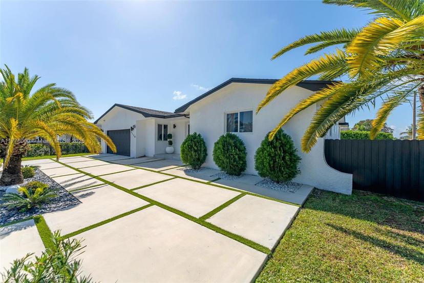Picture of 9120 Cutler Ridge Dr, Cutler Bay FL 33157