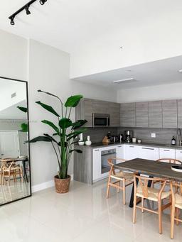 Picture of 400 Sunny Isles Blvd # 119, Sunny Isles Beach, FL 33160