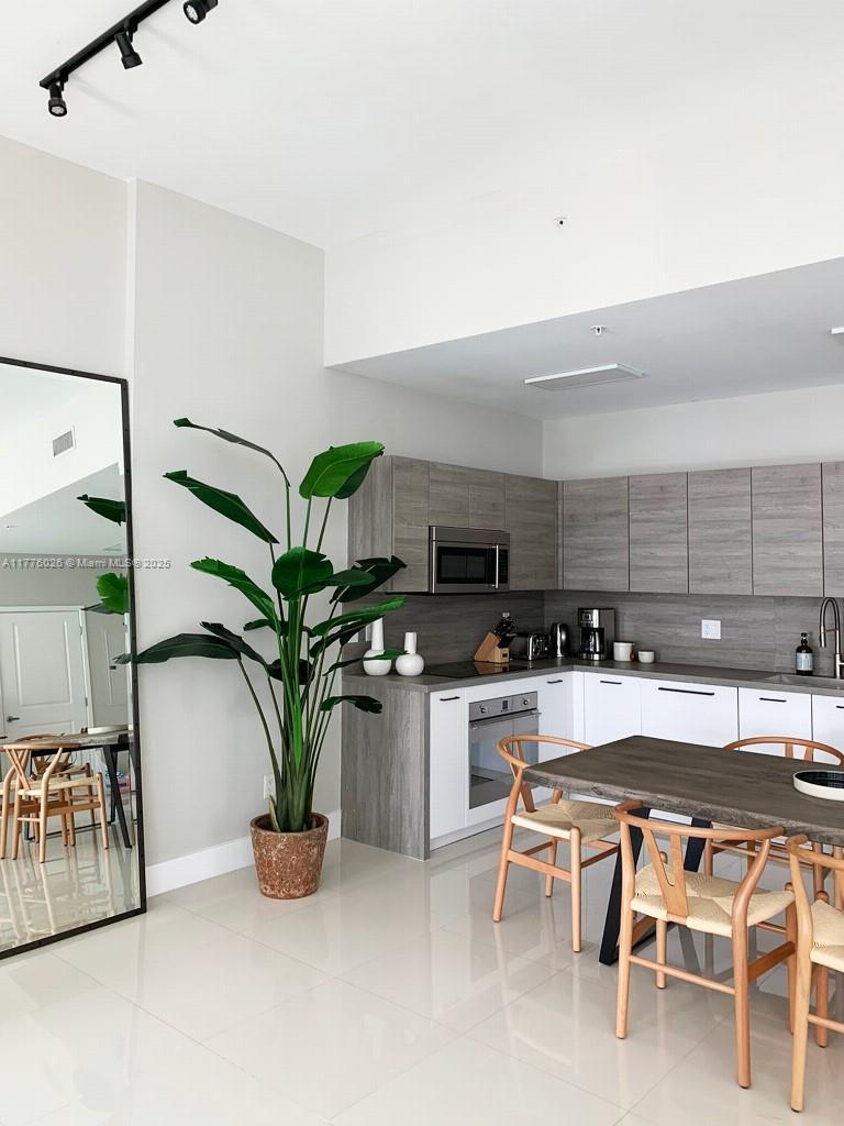 Picture of 400 Sunny Isles Blvd # 119, Sunny Isles Beach FL 33160